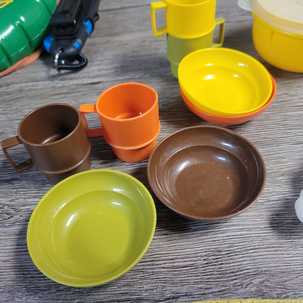 Vintage Tupperware Toys Kitchen Play Set with Mugs and Containers 14 Pieces - Picture 2 of 7